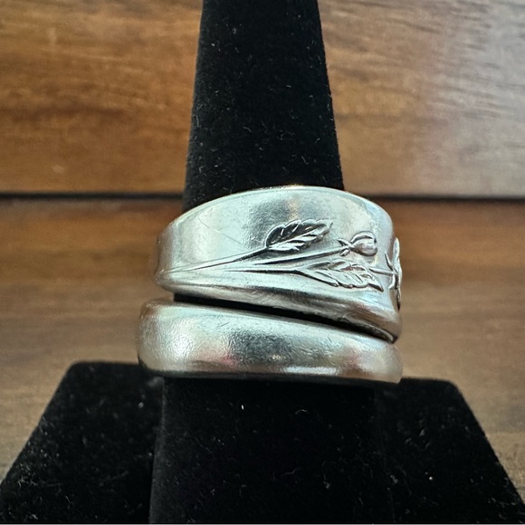 Rose Spoon Ring - Picture 1 of 14